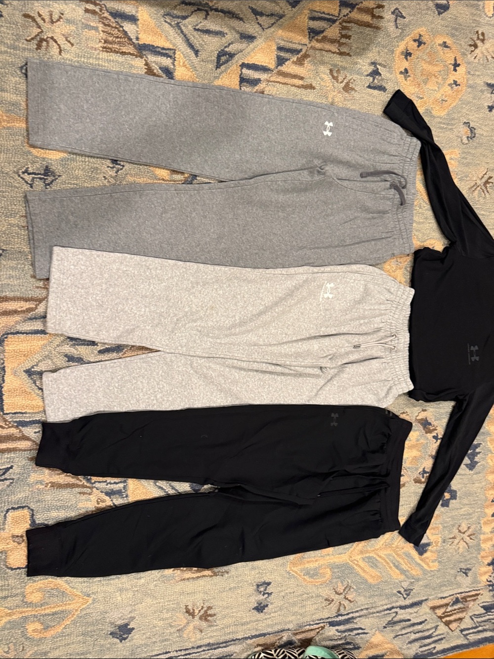 Under Armour Lot in Gray, Light Gray & Black with Black Top (4 items)